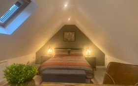 Fantastic Location, Annexe With Hot Tub